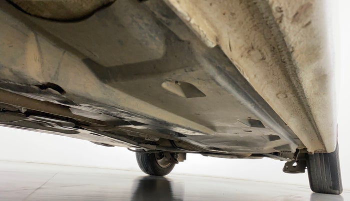 2012 Volkswagen Vento HIGHLINE DIESEL 1.6, Diesel, Manual, 1,37,114 km, Right Side Underbody