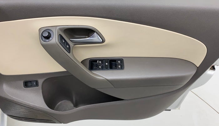 2012 Volkswagen Vento HIGHLINE DIESEL 1.6, Diesel, Manual, 1,37,114 km, Driver Side Door Panels Control
