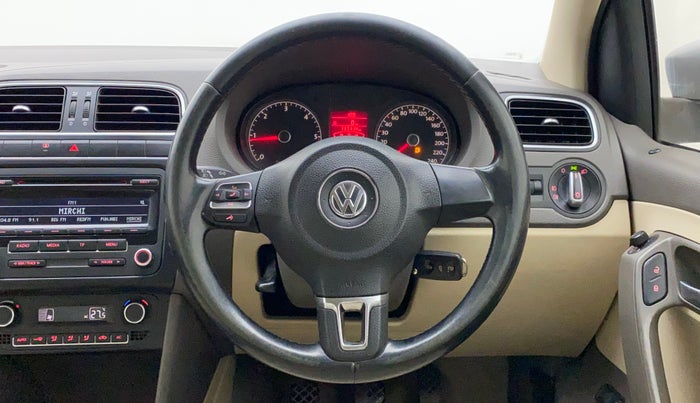 2012 Volkswagen Vento HIGHLINE DIESEL 1.6, Diesel, Manual, 1,37,114 km, Steering Wheel Close Up