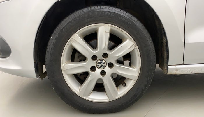2012 Volkswagen Vento HIGHLINE DIESEL 1.6, Diesel, Manual, 1,37,114 km, Left Front Wheel