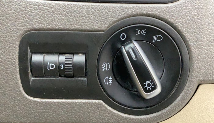 2012 Volkswagen Vento HIGHLINE DIESEL 1.6, Diesel, Manual, 1,37,114 km, Dashboard - Headlight height adjustment not working