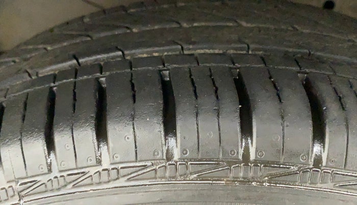 2018 Honda Amaze 1.2L I-VTEC S OPT, Petrol, Manual, 32,463 km, Left Front Tyre Tread