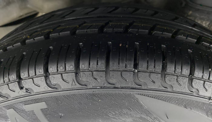 2018 Hyundai Eon ERA PLUS (O), Petrol, Manual, 58,233 km, Left Rear Tyre Tread