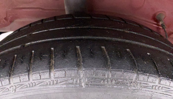 2018 Toyota Etios Liva V DUAL TONE, Petrol, Manual, 56,457 km, Right Rear Tyre Tread