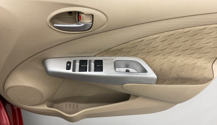 2018 Toyota Etios Liva V DUAL TONE, Petrol, Manual, 56,457 km, Driver Side Door Panels Control