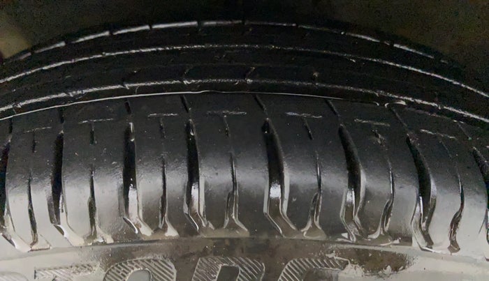 2011 Maruti Swift Dzire VXI, Petrol, Manual, 30,221 km, Right Front Tyre Tread