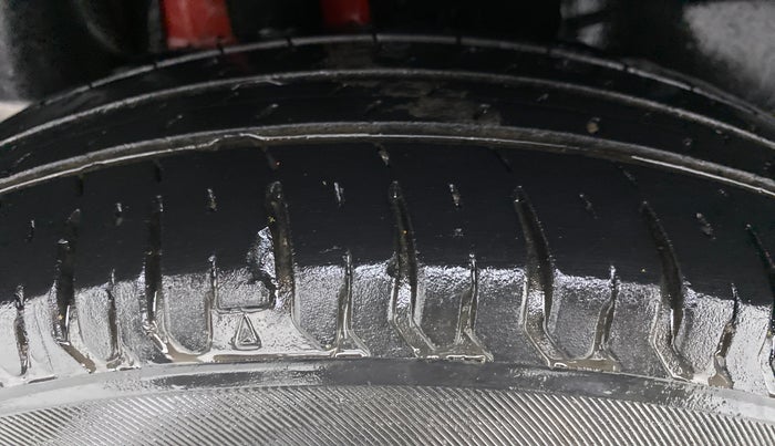 2019 Maruti Swift VXI D, Petrol, Manual, 46,468 km, Right Rear Tyre Tread