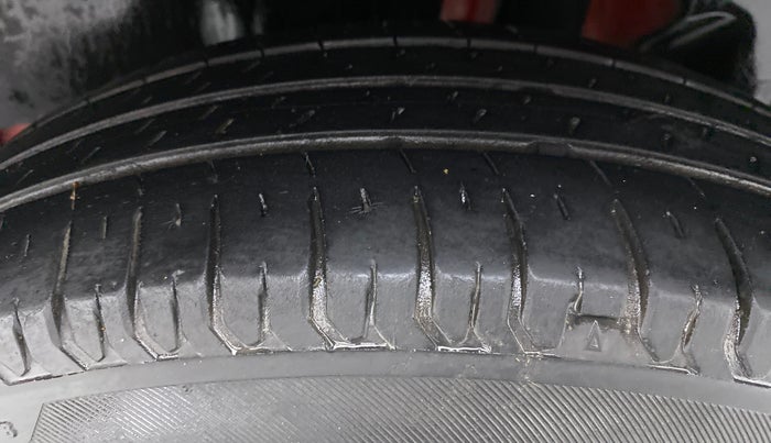 2019 Maruti Swift VXI D, Petrol, Manual, 46,468 km, Left Rear Tyre Tread