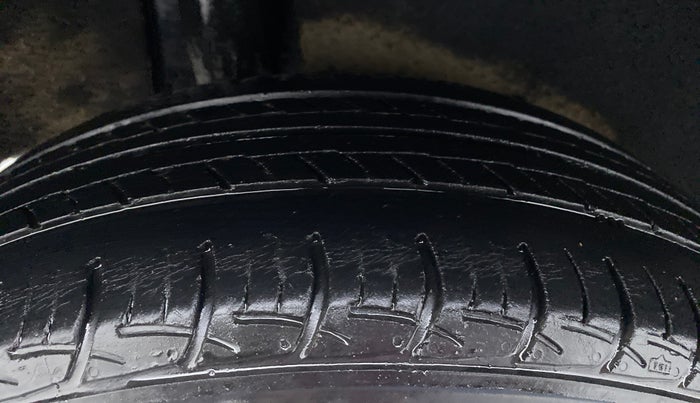 2017 Maruti Baleno DELTA 1.2 K12, Petrol, Manual, 49,676 km, Right Rear Tyre Tread