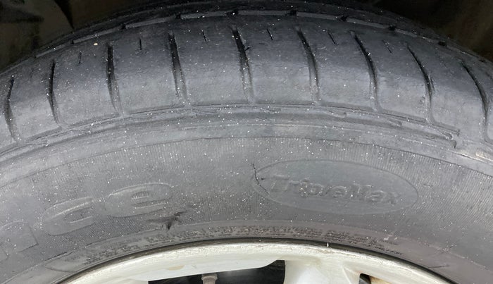2016 Hyundai Creta 1.6 SX PLUS PETROL, Petrol, Manual, 46,122 km, Left Front Tyre Tread