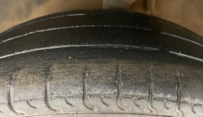2016 Maruti Alto 800 VXI, Petrol, Manual, 26,851 km, Left Front Tyre Tread