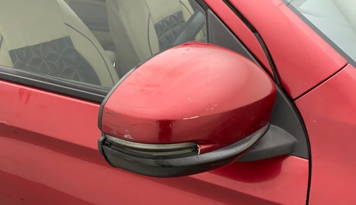 2018 Honda Amaze 1.5L I-DTEC S, Diesel, Manual, 1,16,404 km, Right rear-view mirror - Minor scratches
