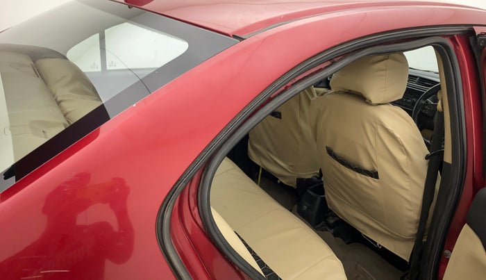 2018 Honda Amaze 1.5L I-DTEC S, Diesel, Manual, 1,16,404 km, Right C pillar - Paint is slightly faded