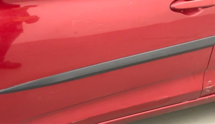 2018 Honda Amaze 1.5L I-DTEC S, Diesel, Manual, 1,16,404 km, Front passenger door - Minor scratches