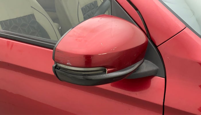 2018 Honda Amaze 1.5L I-DTEC S, Diesel, Manual, 1,16,404 km, Right rear-view mirror - Cover has minor damage