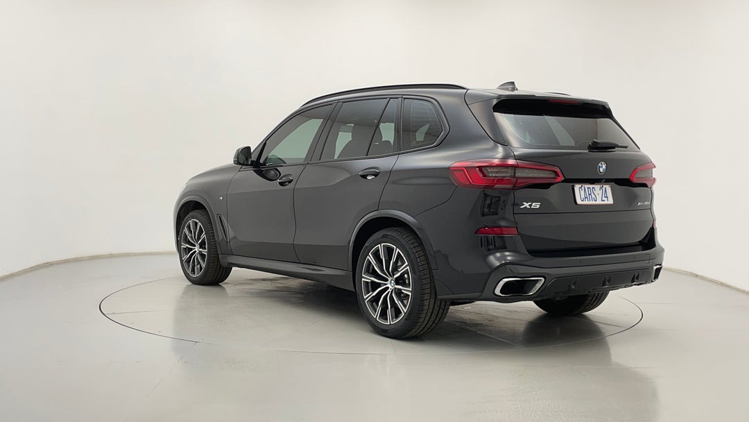 Left Back Diagonal (45- Degree) View