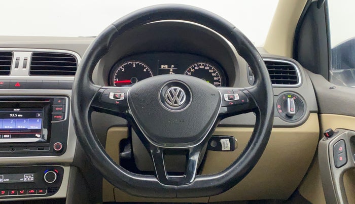 2016 Volkswagen Vento HIGHLINE 1.5 AT, Diesel, Automatic, 1,02,155 km, Steering Wheel Close Up