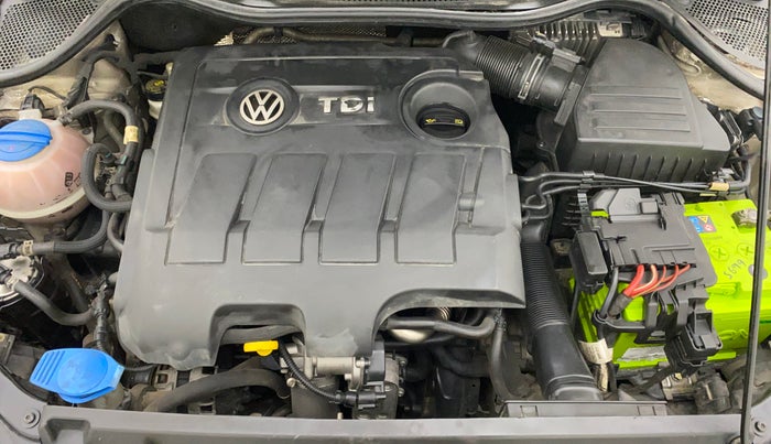 2016 Volkswagen Vento HIGHLINE 1.5 AT, Diesel, Automatic, 1,02,155 km, Open Bonet