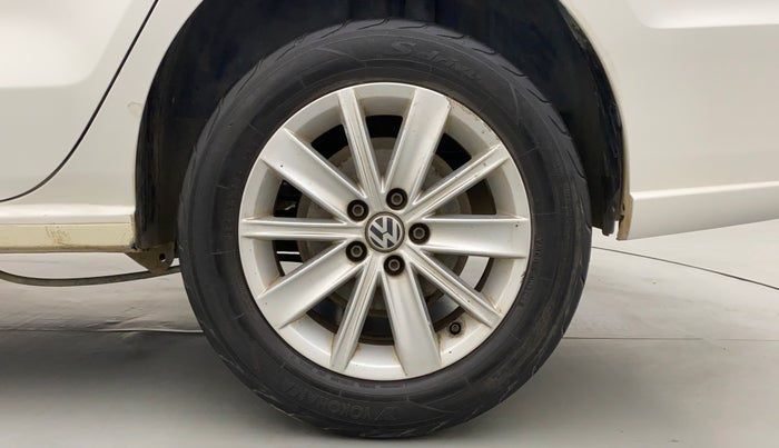 2016 Volkswagen Vento HIGHLINE 1.5 AT, Diesel, Automatic, 1,02,155 km, Left Rear Wheel