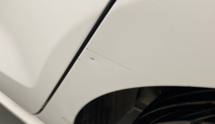 2016 Volkswagen Vento HIGHLINE 1.5 AT, Diesel, Automatic, 1,02,155 km, Left quarter panel - Minor scratches