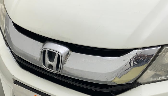 2016 Honda City 1.5L I-VTEC VX, CNG, Manual, 53,996 km, Front bumper - Chrome strip damage