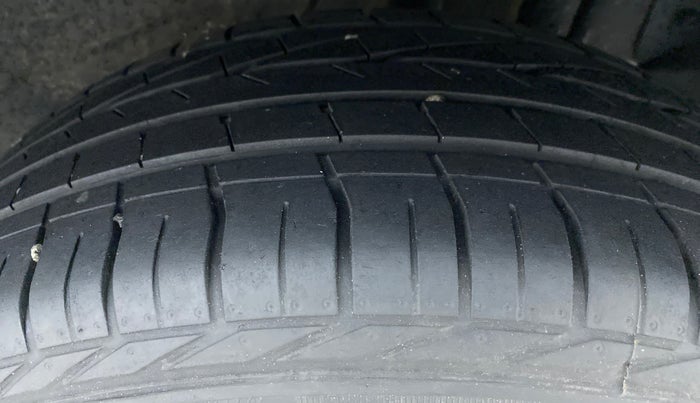 2018 Tata NEXON XZ+ 1.2 DUAL TONE, Petrol, Manual, 21,128 km, Left Rear Tyre Tread