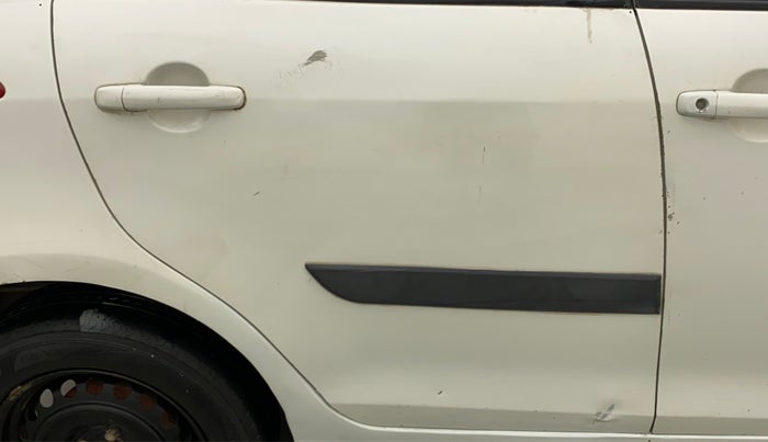 2014 Maruti Swift LDI, Diesel, Manual, 1,14,982 km, Right rear door - Minor scratches