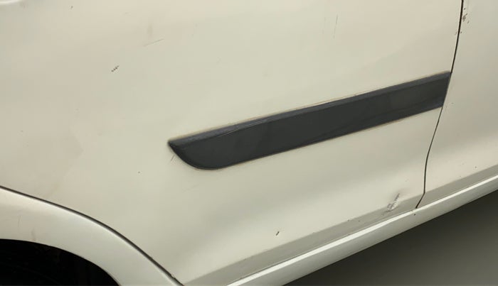 2014 Maruti Swift LDI, Diesel, Manual, 1,14,982 km, Right rear door - Slightly dented