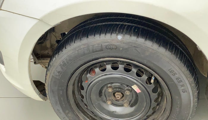 2014 Maruti Swift LDI, Diesel, Manual, 1,14,982 km, Left fender - Lining loose