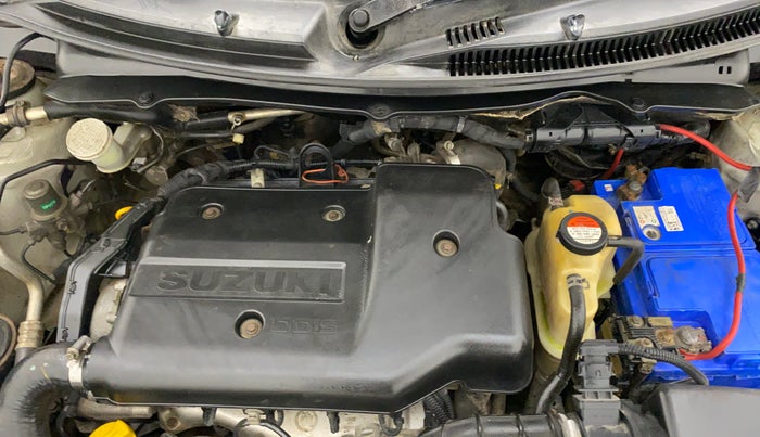 2014 Maruti Swift LDI, Diesel, Manual, 1,14,982 km, Firewall - Slight discoloration