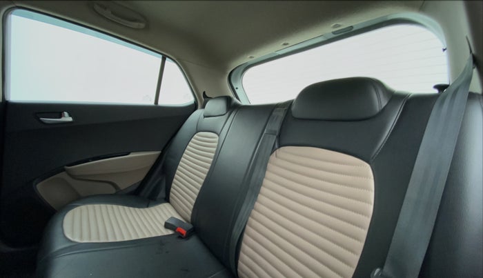 2017 Hyundai Grand i10 SPORTZ 1.2 KAPPA VTVT, Petrol, Manual, 69,167 km, Right Side Rear Door Cabin