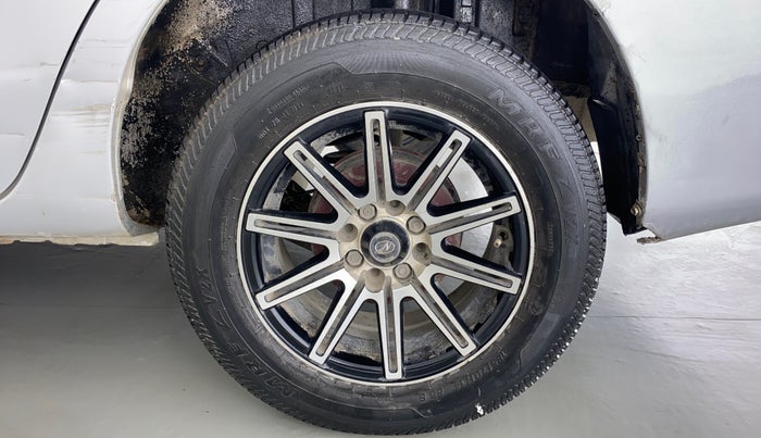 2011 Toyota Etios G, CNG, Manual, 69,384 km, Left Rear Wheel