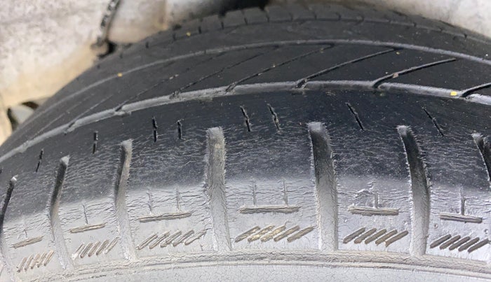 2013 Hyundai i20 SPORTZ 1.2 VTVT, Petrol, Manual, 69,438 km, Left Rear Tyre Tread