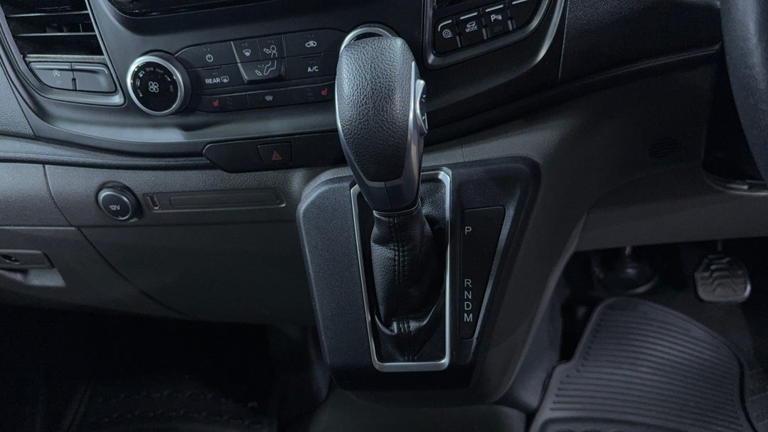 2020 Ford Transit Custom 340s (swb), Automatic, 100319 km, Gear Lever 
