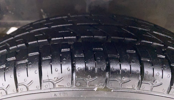 2012 Hyundai Eon D LITE PLUS, Petrol, Manual, 21,949 km, Left Front Tyre Tread
