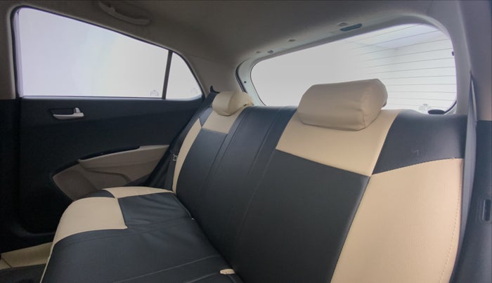 2015 Hyundai Grand i10 ASTA AT 1.2 KAPPA VTVT, Petrol, Automatic, 21,209 km, Right Side Door Cabin View