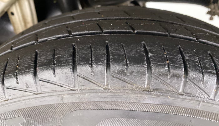 2019 Maruti Alto VXI, Petrol, Manual, 23,067 km, Left Rear Tyre Tread