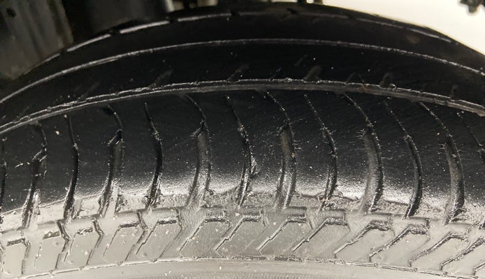 2014 Maruti Alto K10 VXI P, Petrol, Manual, 45,341 km, Right Rear Tyre Tread
