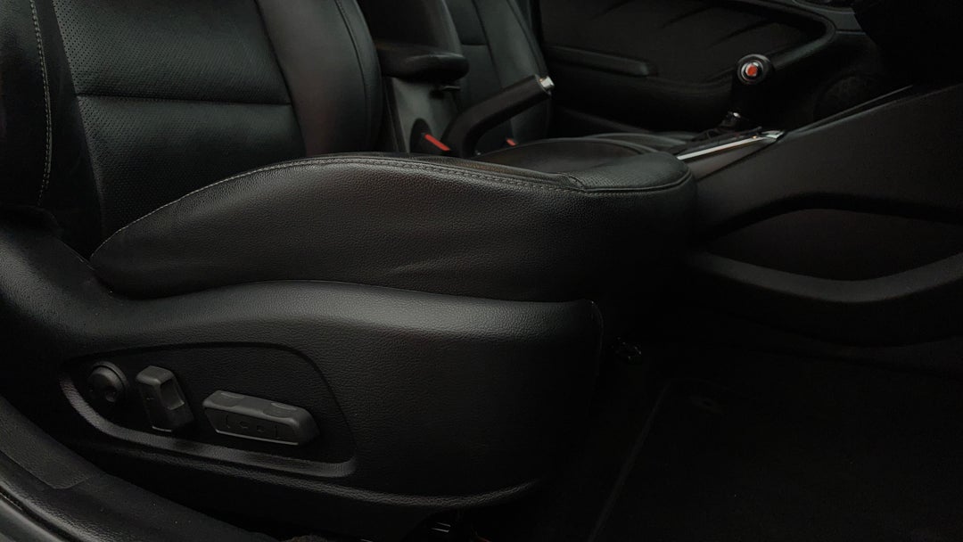 2016 Kia Cerato Sli, Automatic, 78068 km, Drivers Side Adjustment Panel