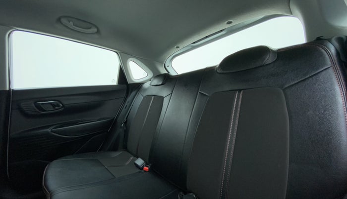 2021 Hyundai NEW I20 MAGNA 1.2 MT, Petrol, Manual, 11,540 km, Right Side Rear Door Cabin