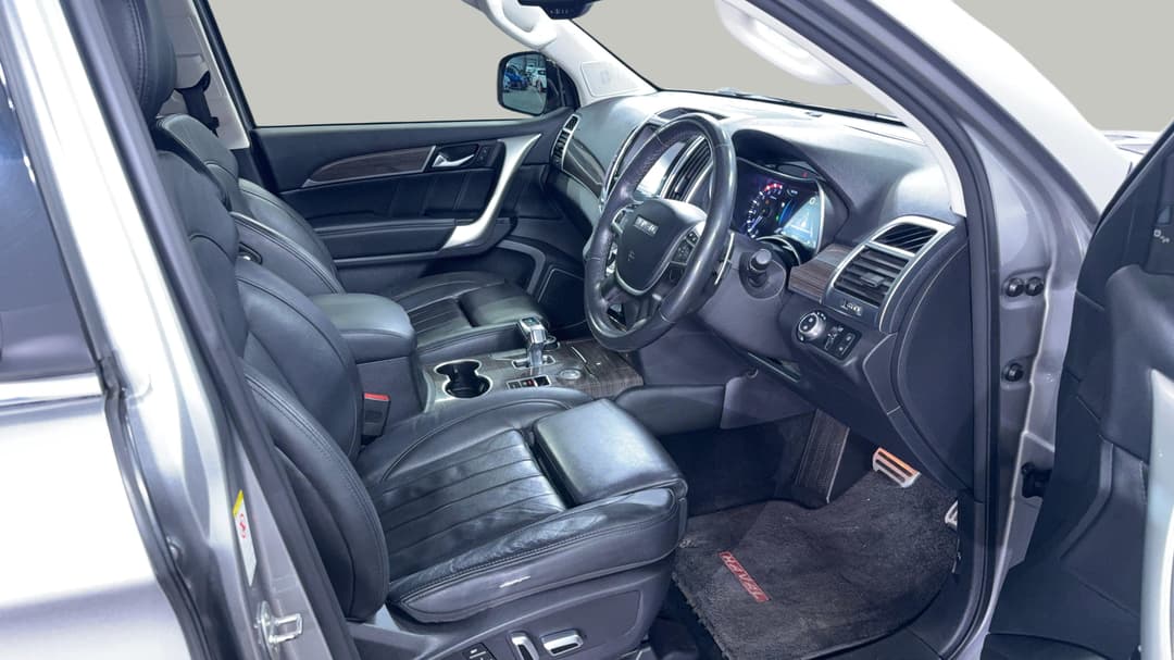 2020 Haval H9 Ultra, Automatic, 79005 km, Right Side Front Door Cabin View