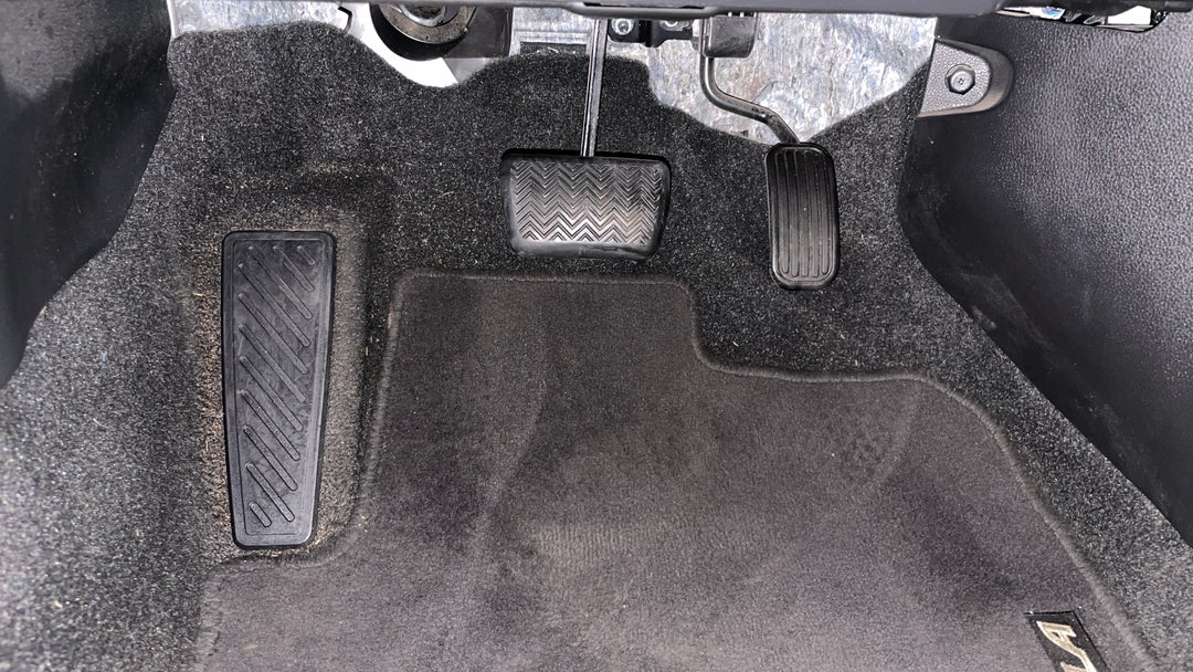 2020 Toyota Corolla Ascent Sport, Automatic, 115649 km, Pedals and Footmat