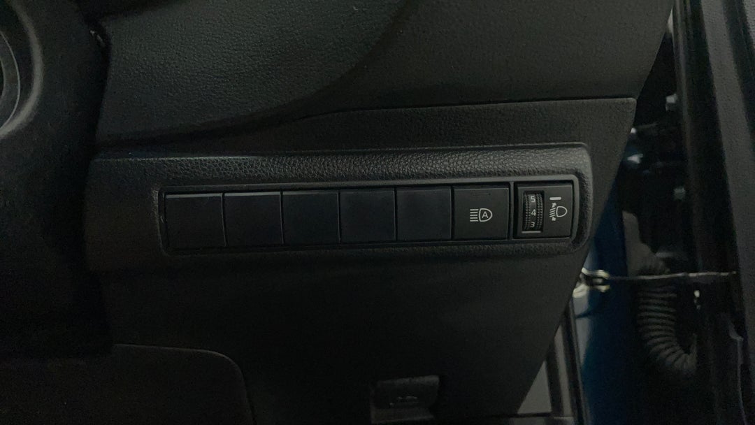 2020 Toyota Corolla Ascent Sport, Automatic, 115649 km, Utility Switches/Buttons