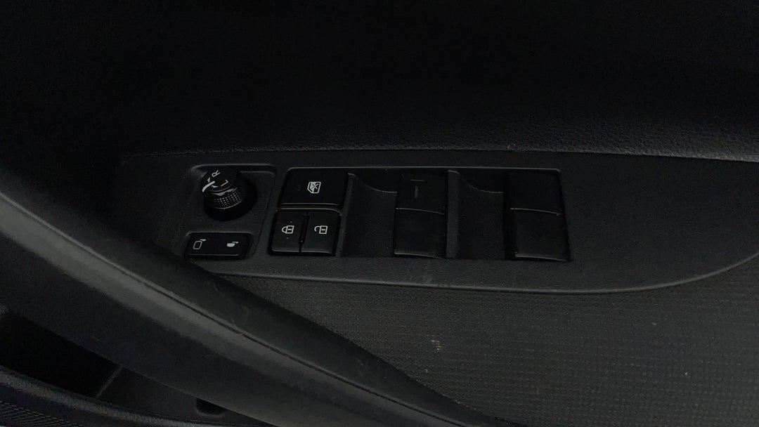 2020 Toyota Corolla Ascent Sport, Automatic, 115649 km, Drivers Side Door Panel Controls