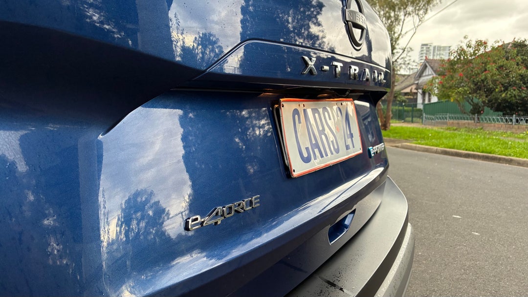 Badge (Boot Right Side)