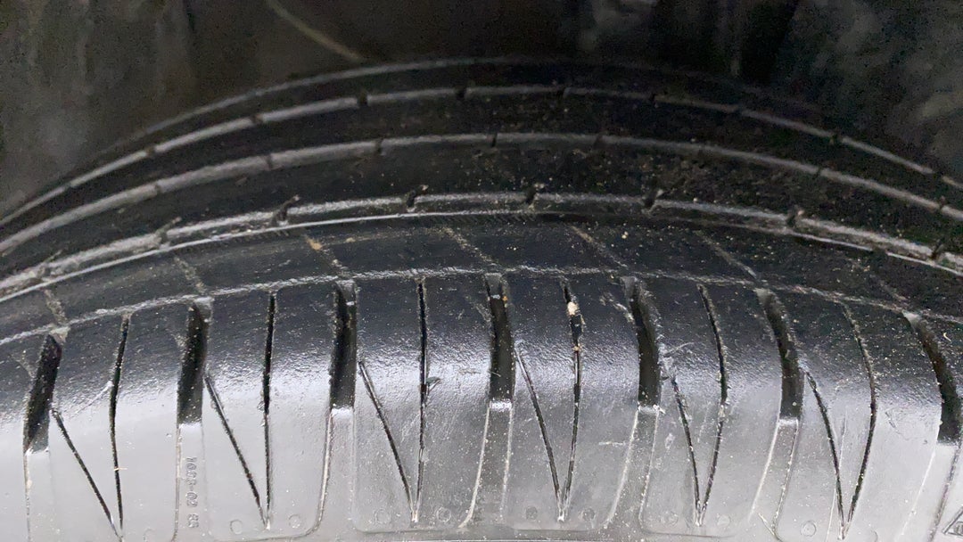 Right Front Tyre Tread