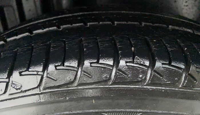 2013 Maruti Swift Dzire ZDI, Diesel, Manual, 24,593 km, Right Rear Tyre Tread