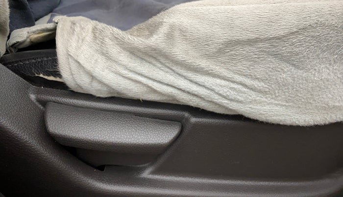 2012 Hyundai Eon MAGNA, Petrol, Manual, 59,438 km, Driver Side Adjustment Panel