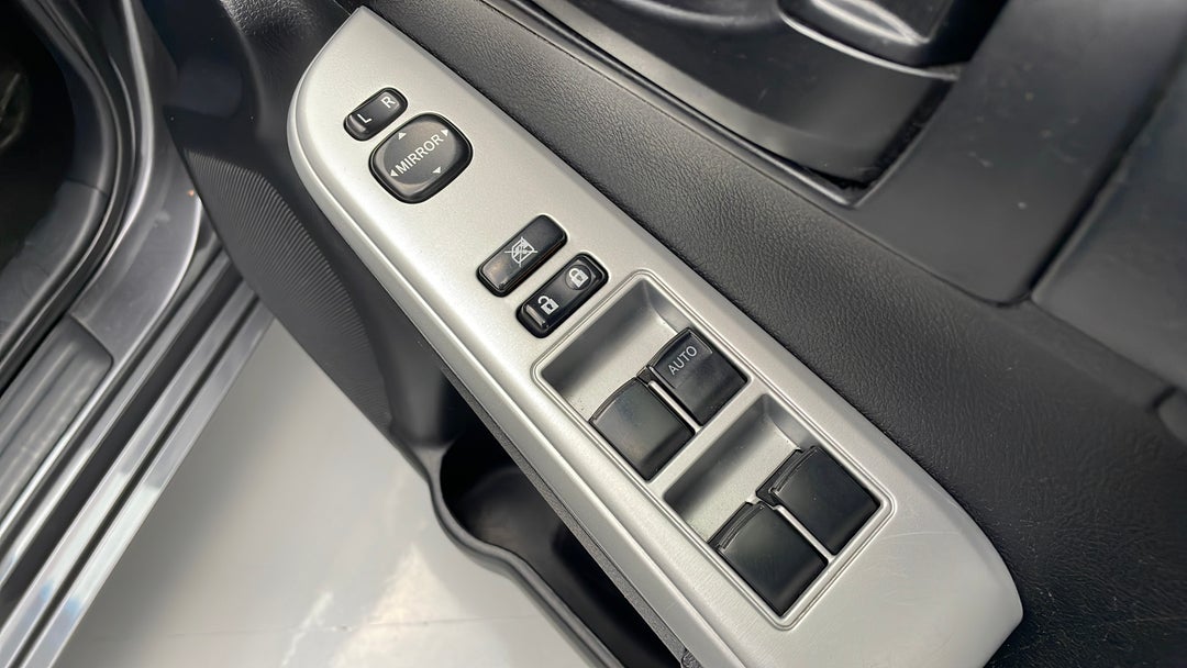 2017 Toyota Camry Altise, Automatic, 99505 km, Drivers Side Door Panel Controls