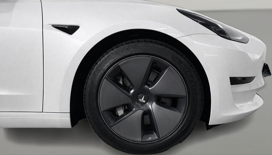 2023 Tesla Model 3 Long Range, Automatic, 75002 km, Right Front Wheel
